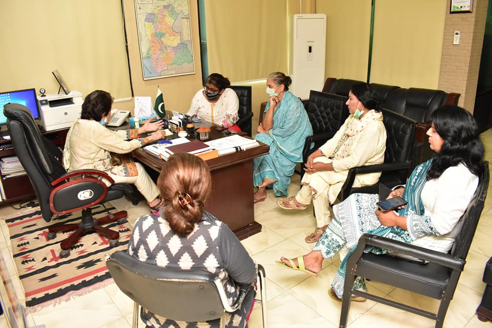 Siaasi Aurat Tehrik paid a visit to the Sindh Human Rights Commission
